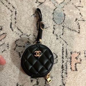 Faux “Ch@nel” AirPod case!